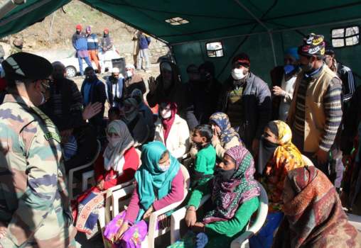 Indian-army-checking-up-the-people-of-the-village